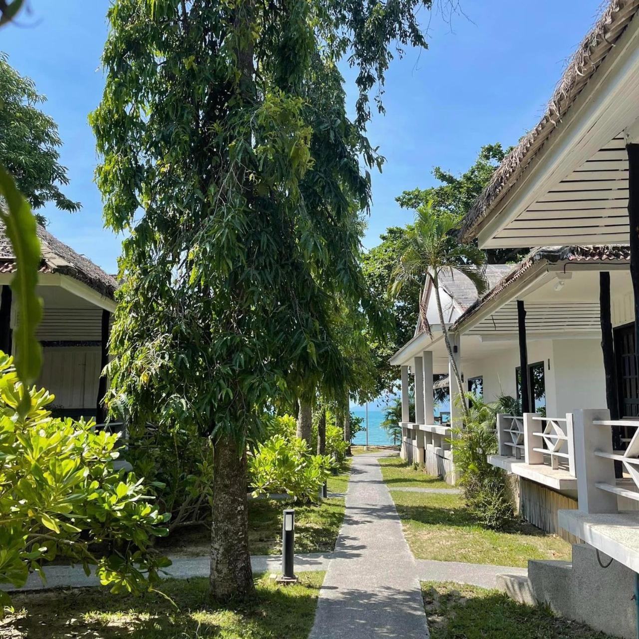 Adarin Beach Resort Mae Nam Exterior photo